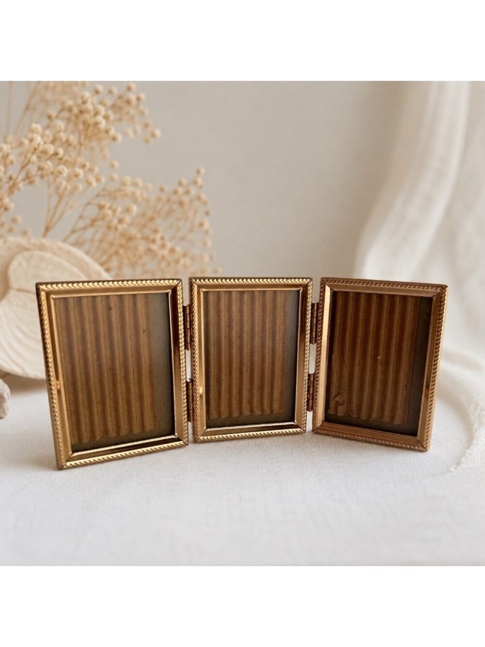 Vintage Goldtone Brass Trifold Picture Frame Ornate Floral For 3x2 Photos Hinged